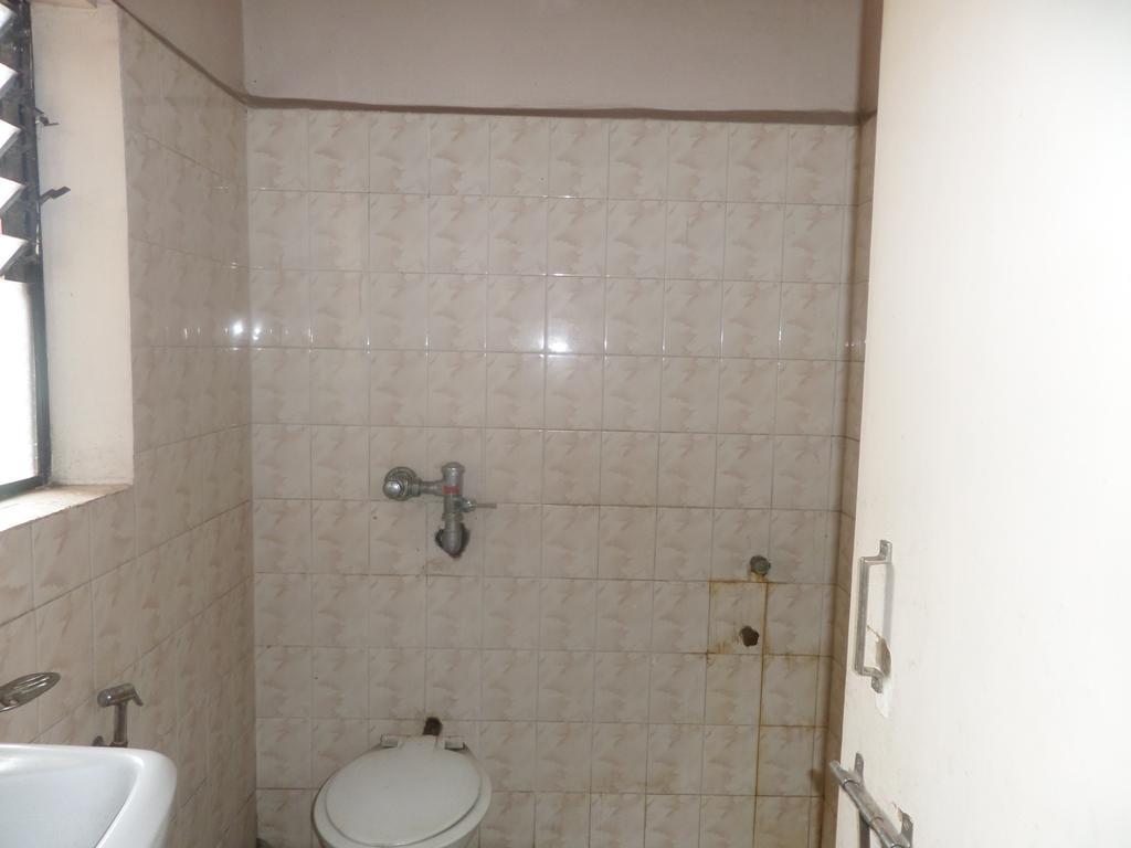 Oyo Flagship 37830 Hotel Aakar International Satara Exterior foto