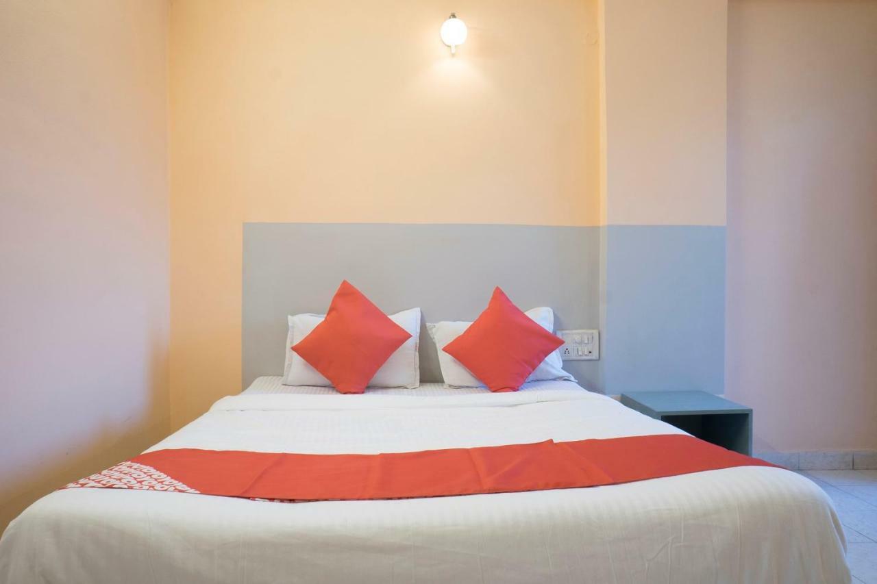 Oyo Flagship 37830 Hotel Aakar International Satara Exterior foto