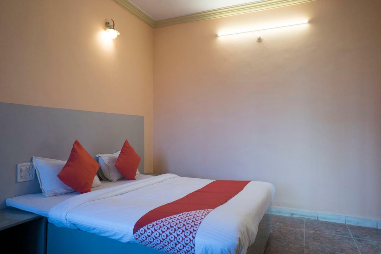 Oyo Flagship 37830 Hotel Aakar International Satara Exterior foto