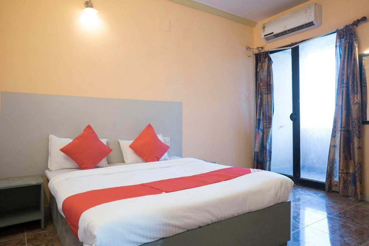 Oyo Flagship 37830 Hotel Aakar International Satara Exterior foto